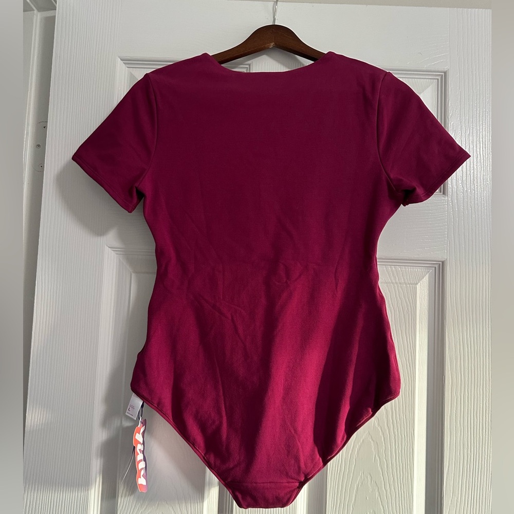 YITTY Burgundy Snug Cotton Short Sleeve Brief Bodysuit NWT - Picture 3 of 8